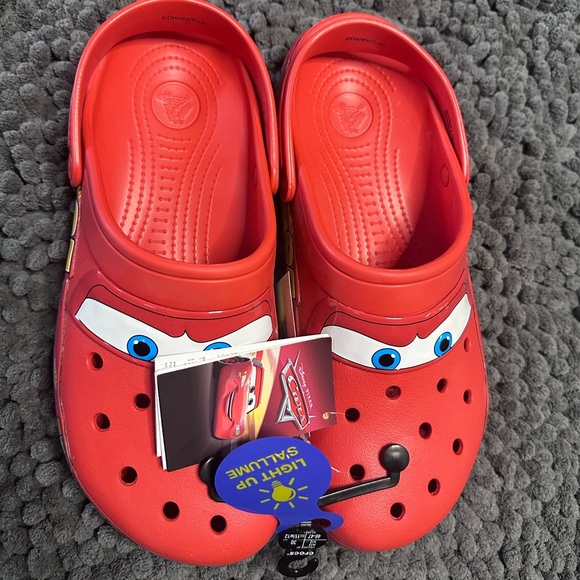 CROCS Other - CROCS Men’s Disney light up Cars Design